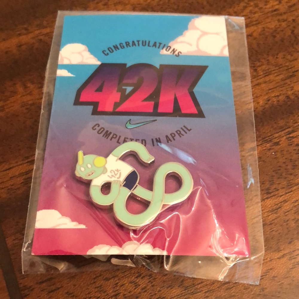 NIKE 42K LIMITED EDITION PIN Running Completed In April !New! Nike Run…